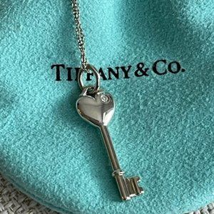 Tiffany & Co. Elsa Peretti Key with diamond pendant necklace
